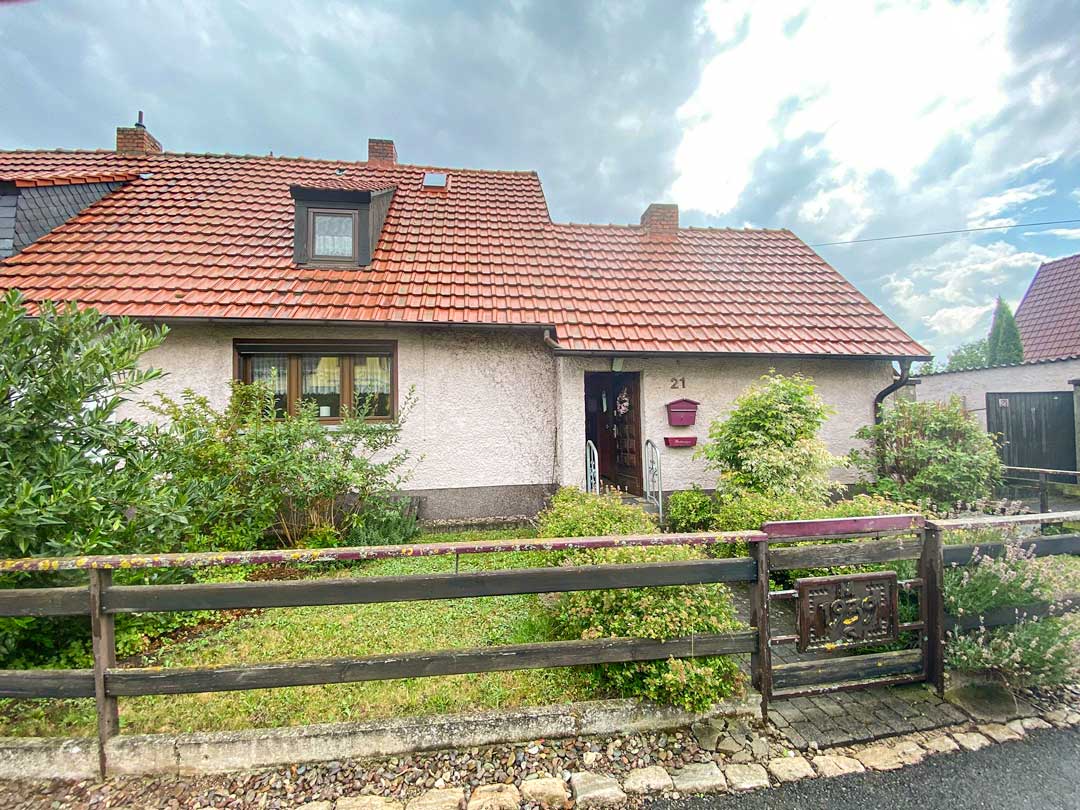 EFH-Vorderseite-2-1 Verkauf, Wohnhaus mit Grundstück in Rastenberg