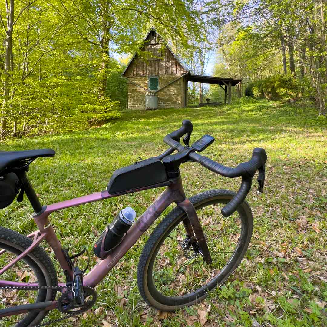 Tor zur Finne - Rastenberg natürlich. Wandern, Radfahren, Waldbaden und ein Denkmal als Schwimmbad.